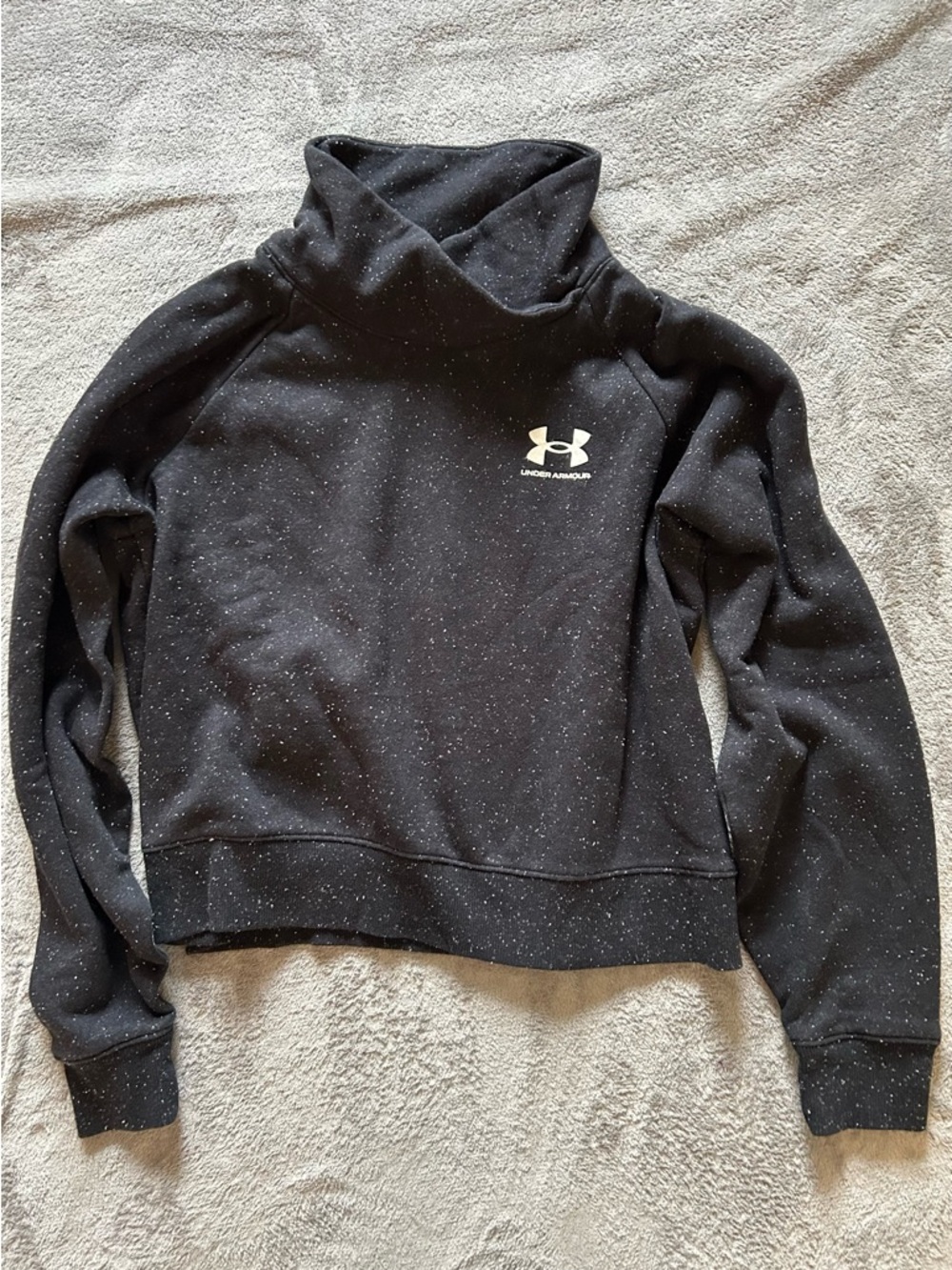 Under Armour Pullover size Small